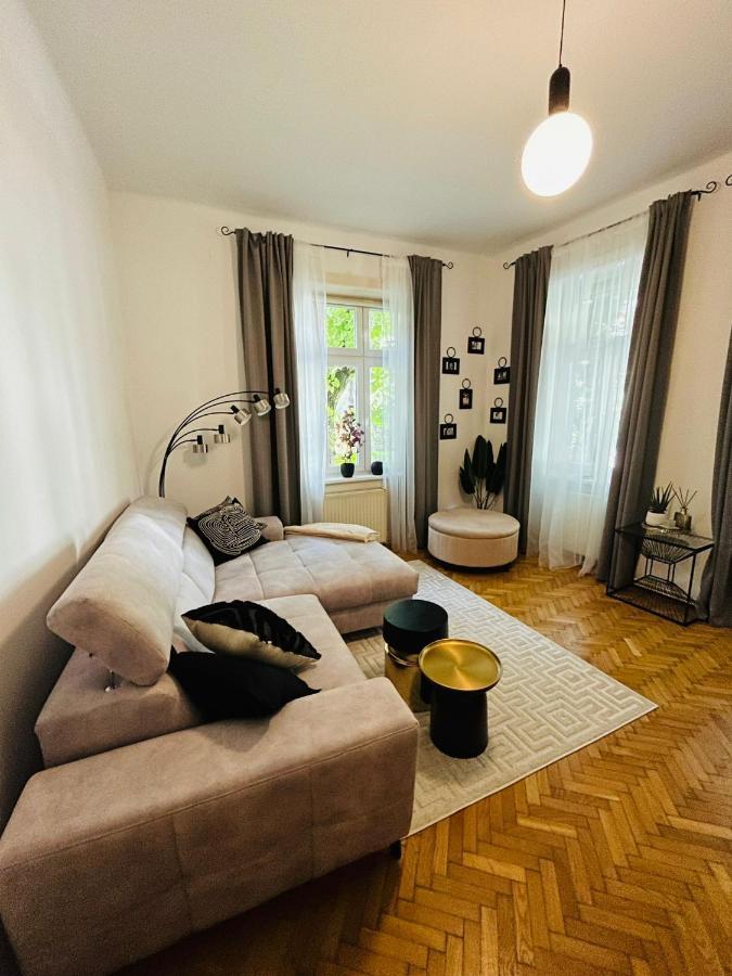 Apartment 5 Min Schoenbrunn Gloriette, Direct To City Center, Free Parking Wien Exteriör bild