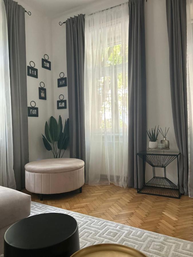 Apartment 5 Min Schoenbrunn Gloriette, Direct To City Center, Free Parking Wien Exteriör bild
