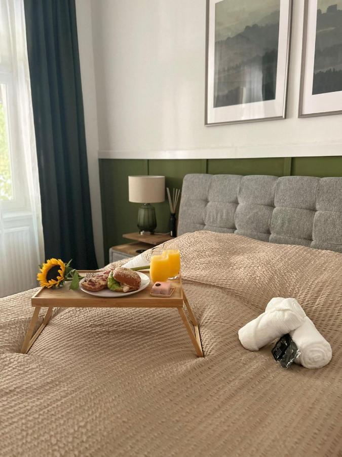 Apartment 5 Min Schoenbrunn Gloriette, Direct To City Center, Free Parking Wien Exteriör bild