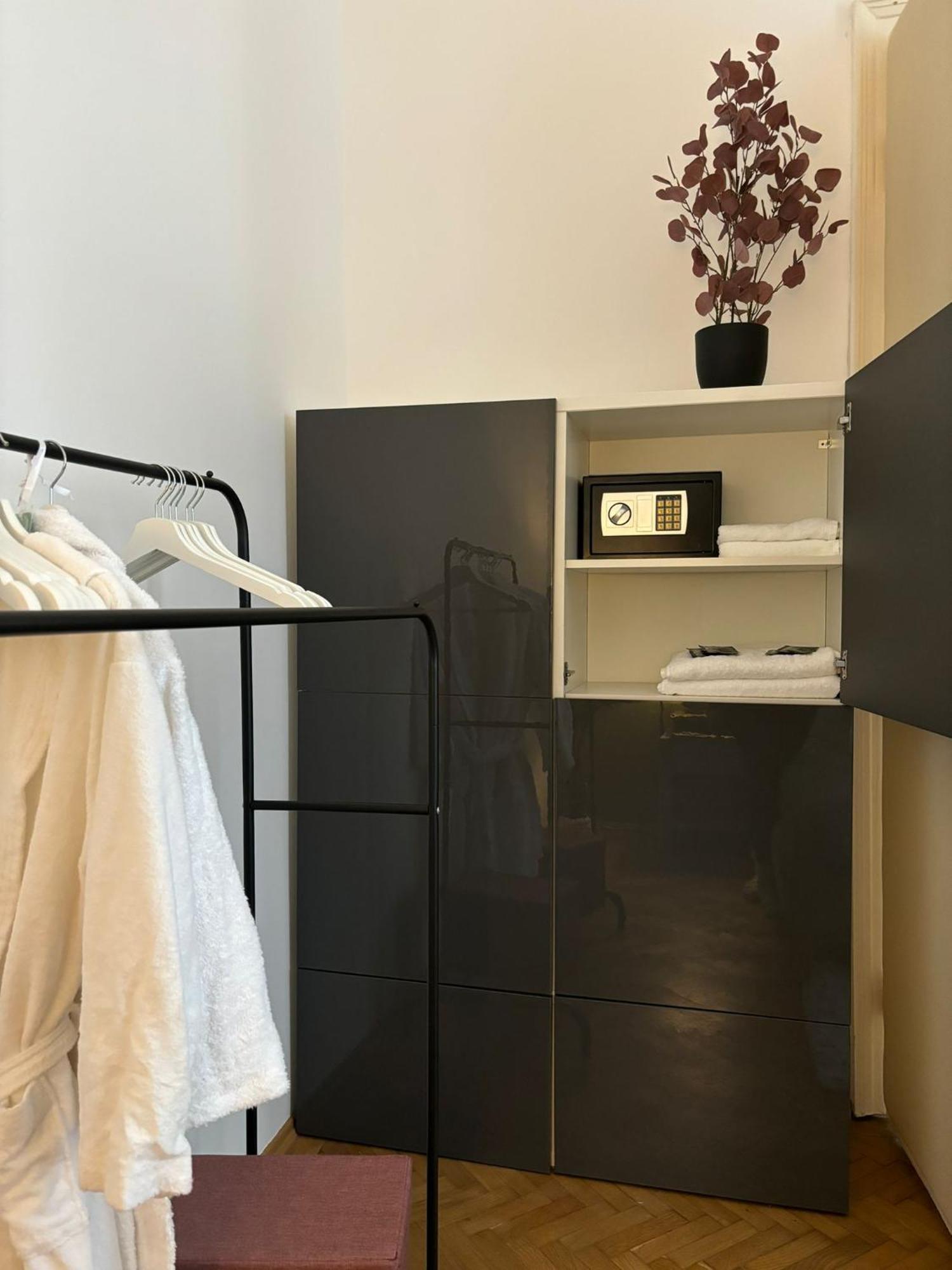 Apartment 5 Min Schoenbrunn Gloriette, Direct To City Center, Free Parking Wien Exteriör bild